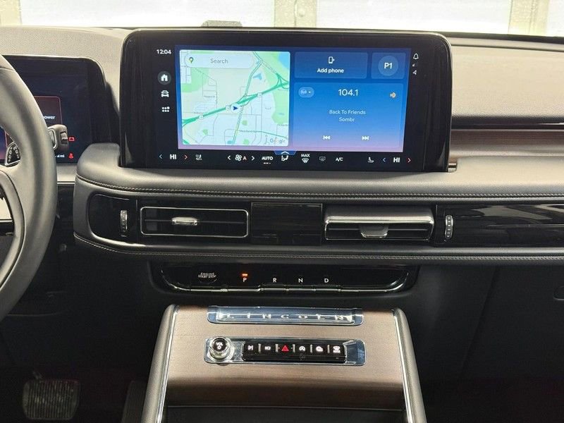 Used 2025 Lincoln Aviator Reserve w/ Equipment Group 201A image 11