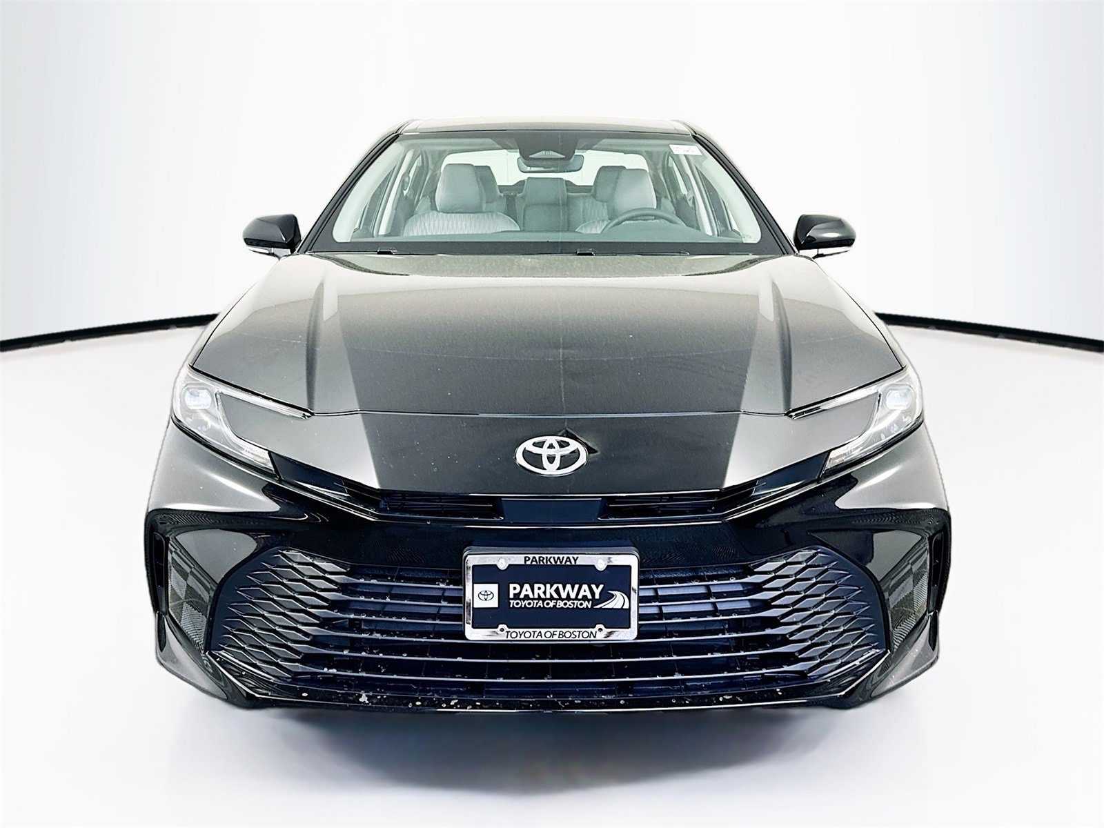 Used 2025 Toyota Camry LE w/ Convenience Package image 2