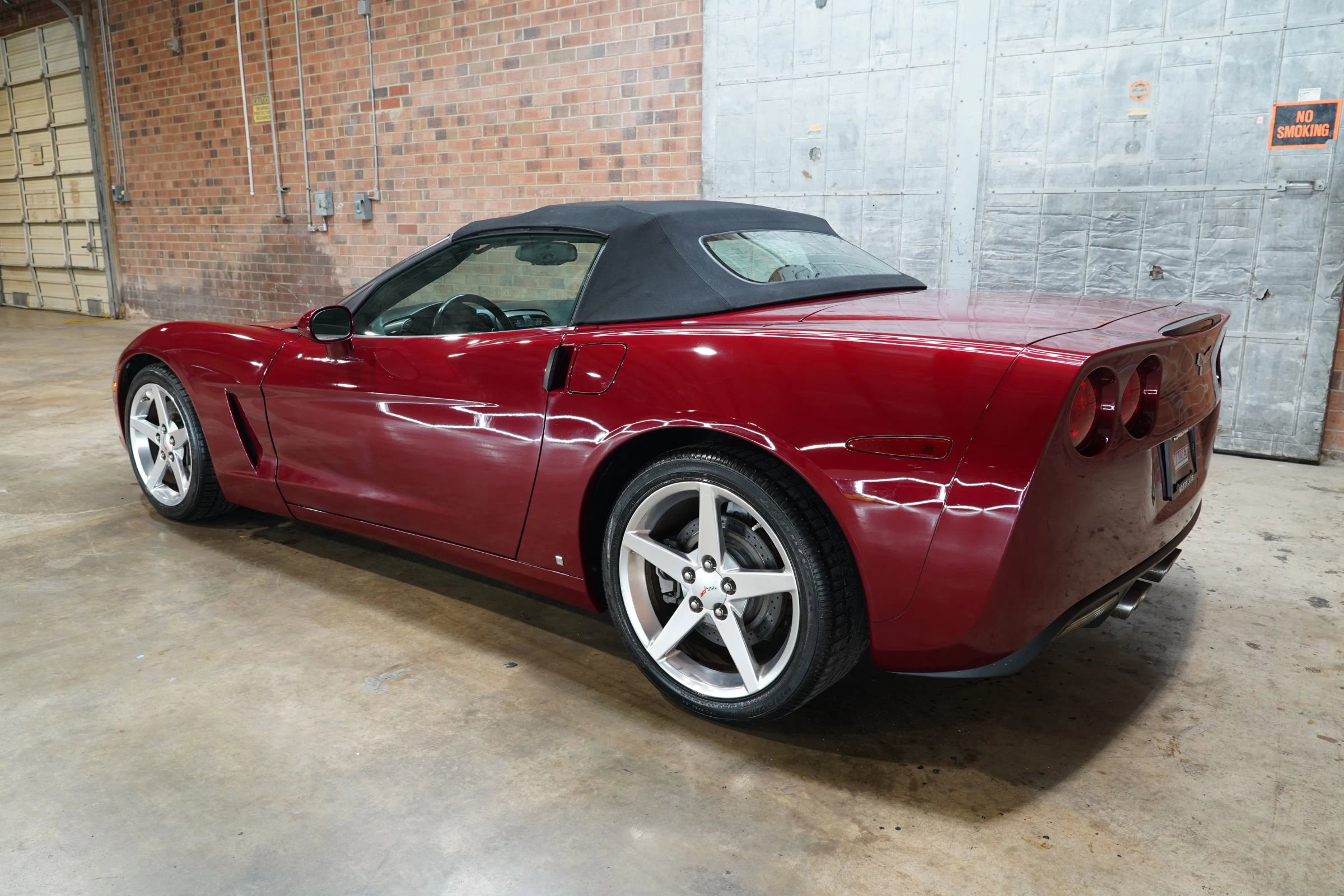 Used 2006 Chevrolet Corvette Coupe w/ Preferred Equipment Group RWD image 11