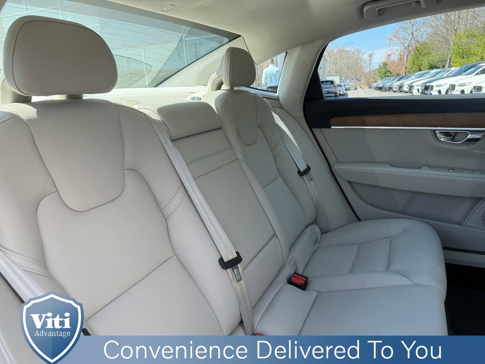 Used 2021 Volvo S90 T6 Momentum image 27