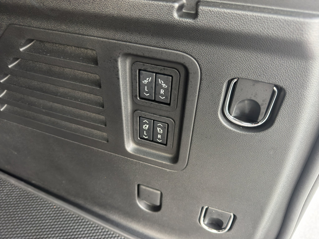 Used 2026 Chevrolet Traverse RS image 12