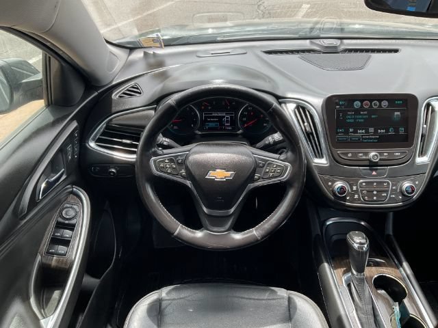 Used 2018 Chevrolet Malibu Premier w/ Premier Sun and Wheel Package FWD image 17
