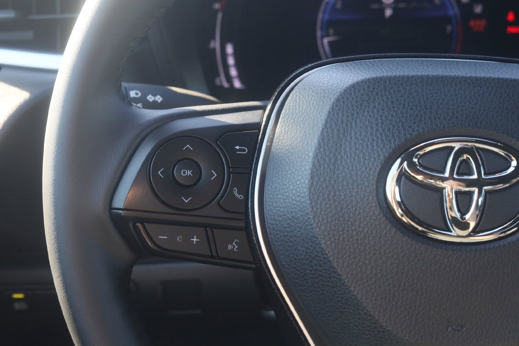 Used 2026 Toyota Corolla SE FWD image 12