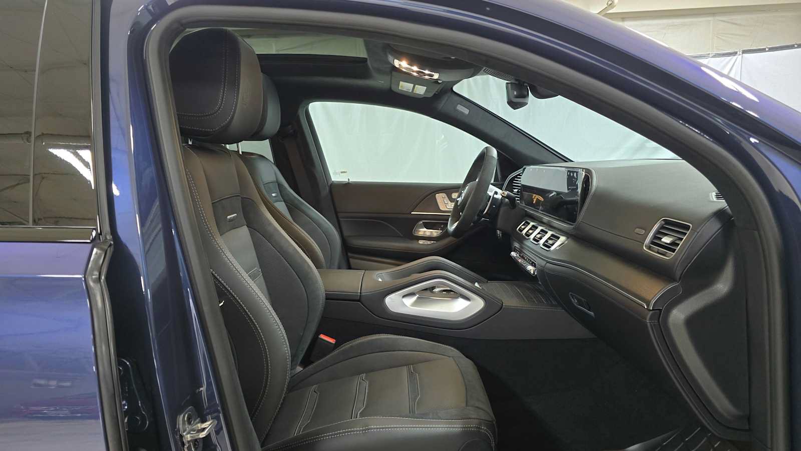 New 2026 Mercedes-Benz GLE 53 AMG 4MATIC Coupe image 11