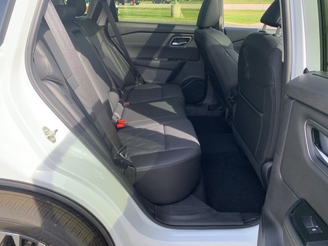 New 2026 Nissan Rogue Platinum image 33