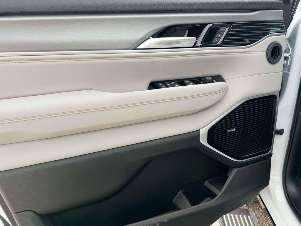 New 2026 Jeep Grand Wagoneer Limited w/ Premium Group II image 12