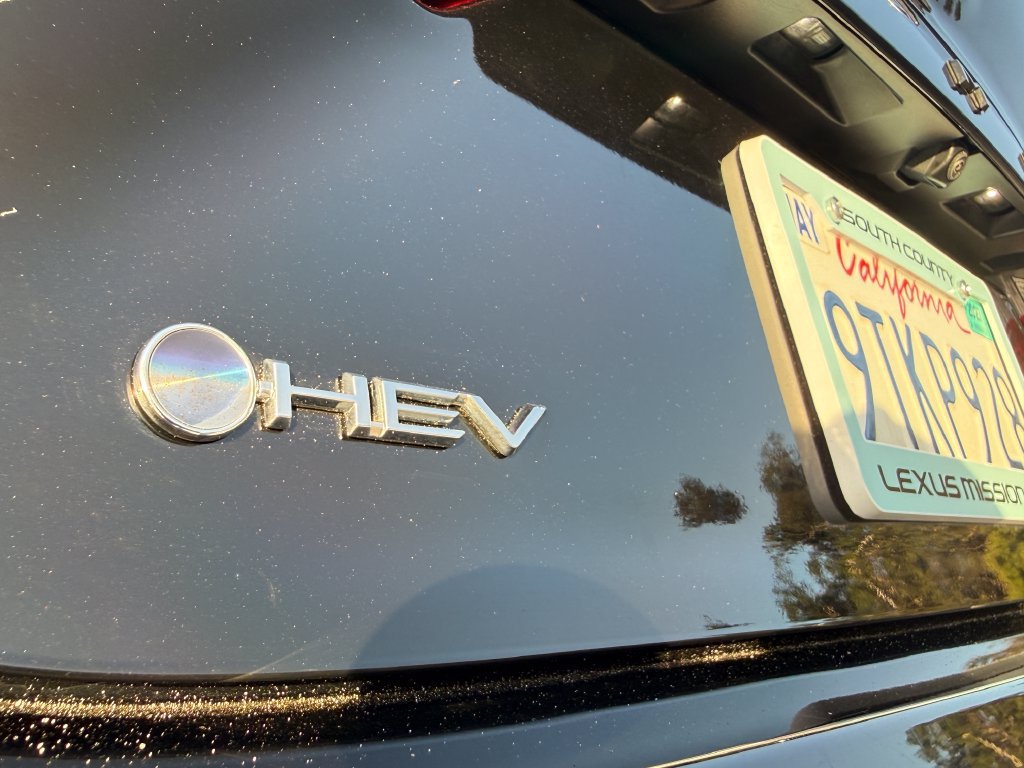 Used 2025 Toyota Camry SE FWD image 9