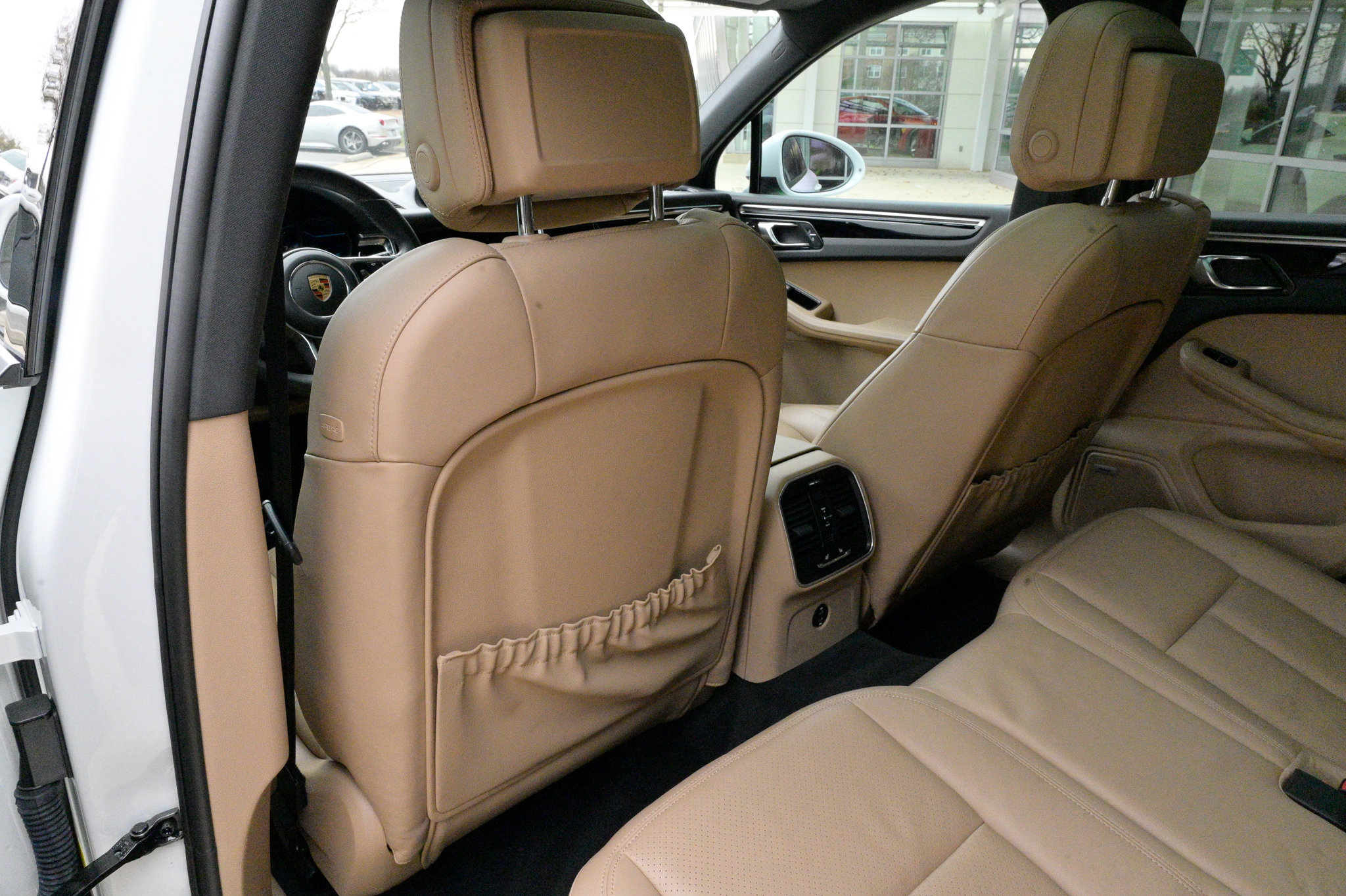 Used 2020 Porsche Macan image 36