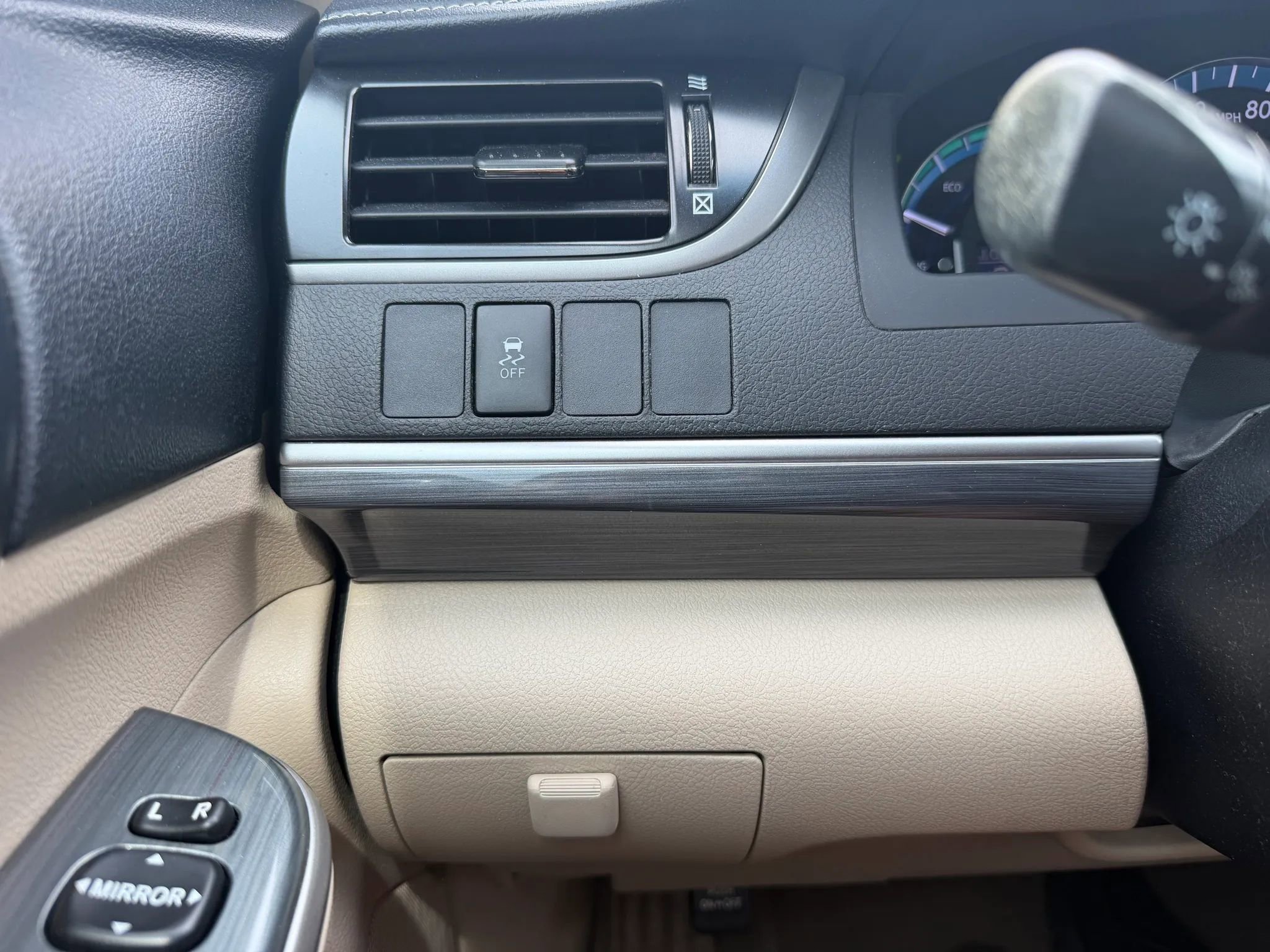 Used 2012 Toyota Camry XLE w/ Convenience Pkg FWD image 26