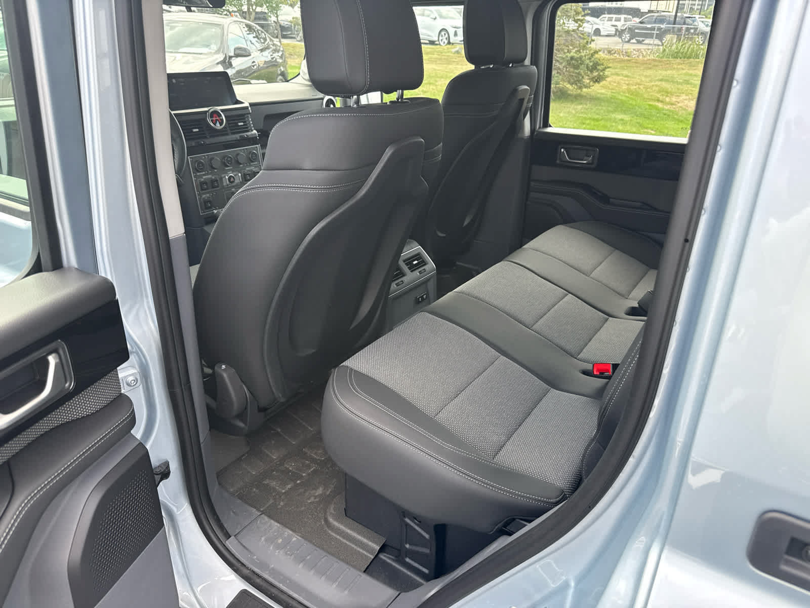 Used 2025 INEOS Grenadier Station Wagon AWD/4WD image 24