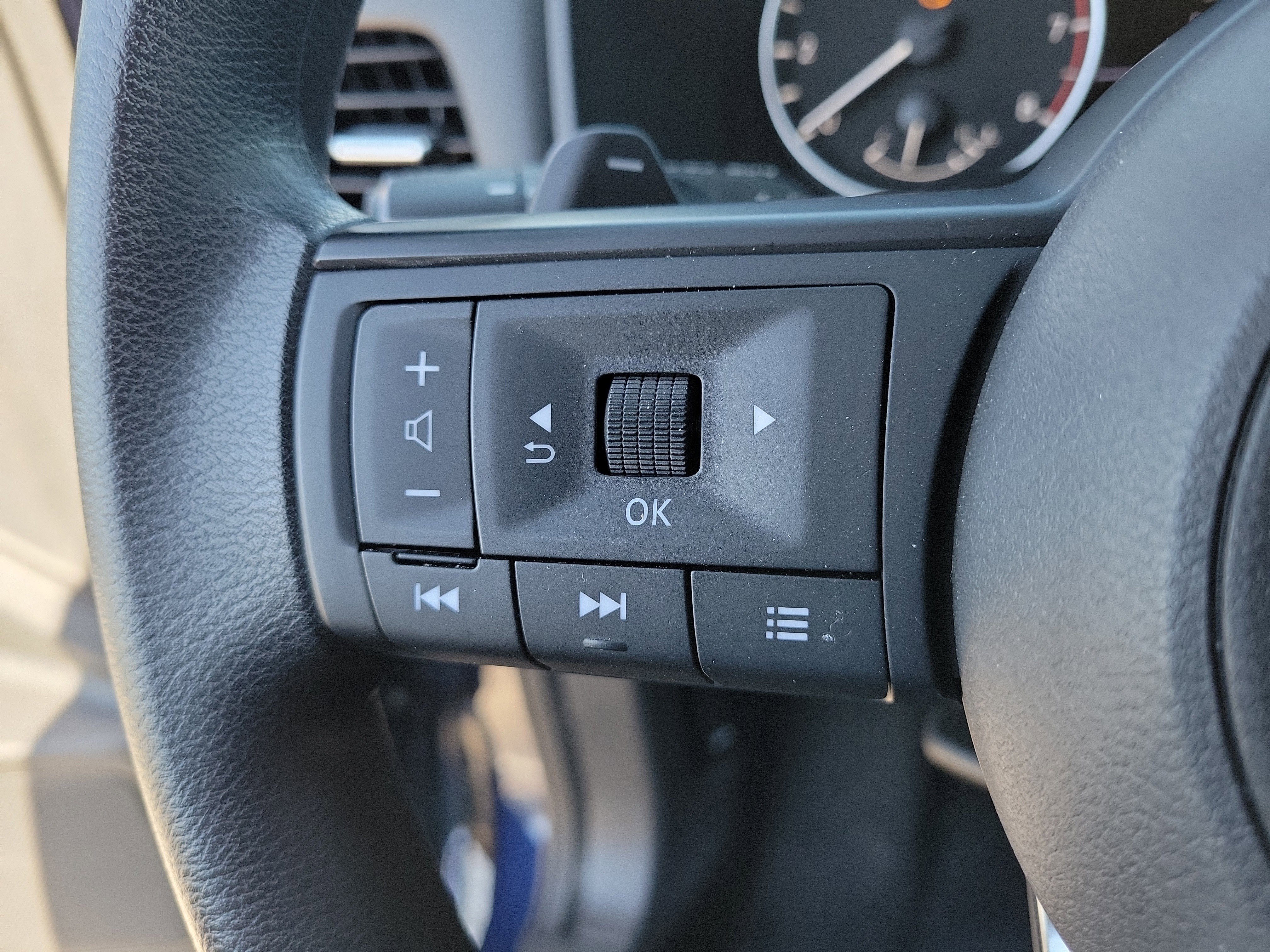 Certified 2024 Nissan Rogue SV image 20