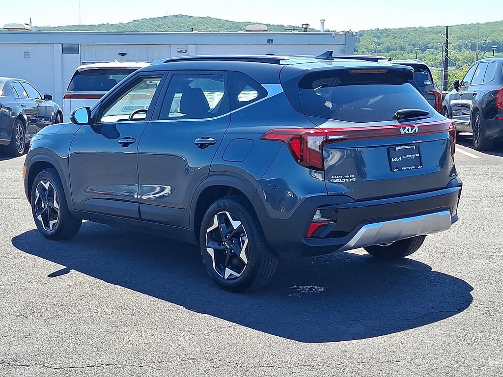 Certified 2025 Kia Seltos EX AWD/4WD image 4