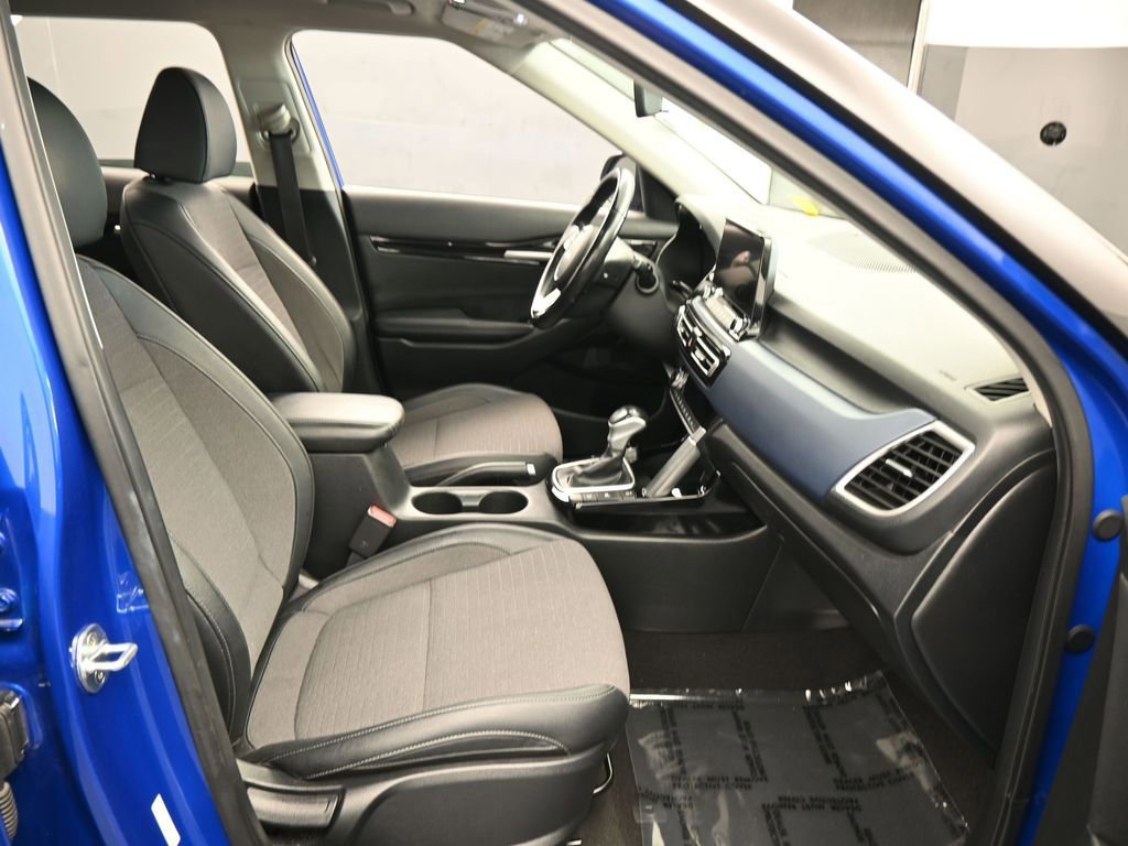 Used 2022 Kia Seltos Nightfall Edition image 40