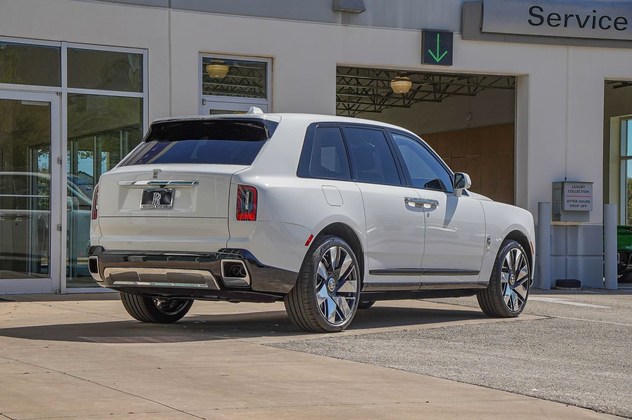 New 2026 Rolls-Royce Cullinan AWD/4WD image 8