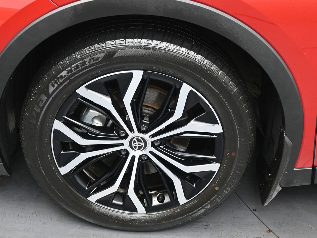 Used 2024 Toyota Crown Limited image 32