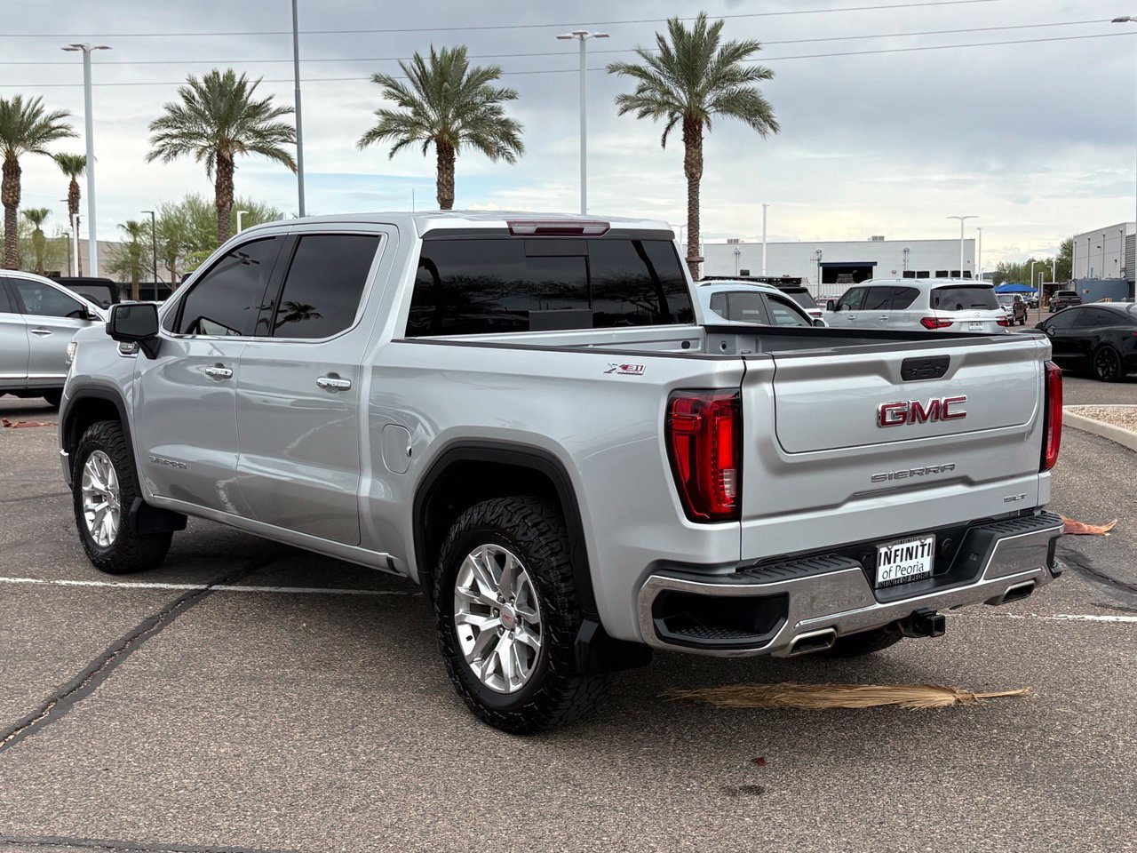 Used 2019 GMC Sierra 1500 SLT w/ SLT Premium Package AWD/4WD image 4