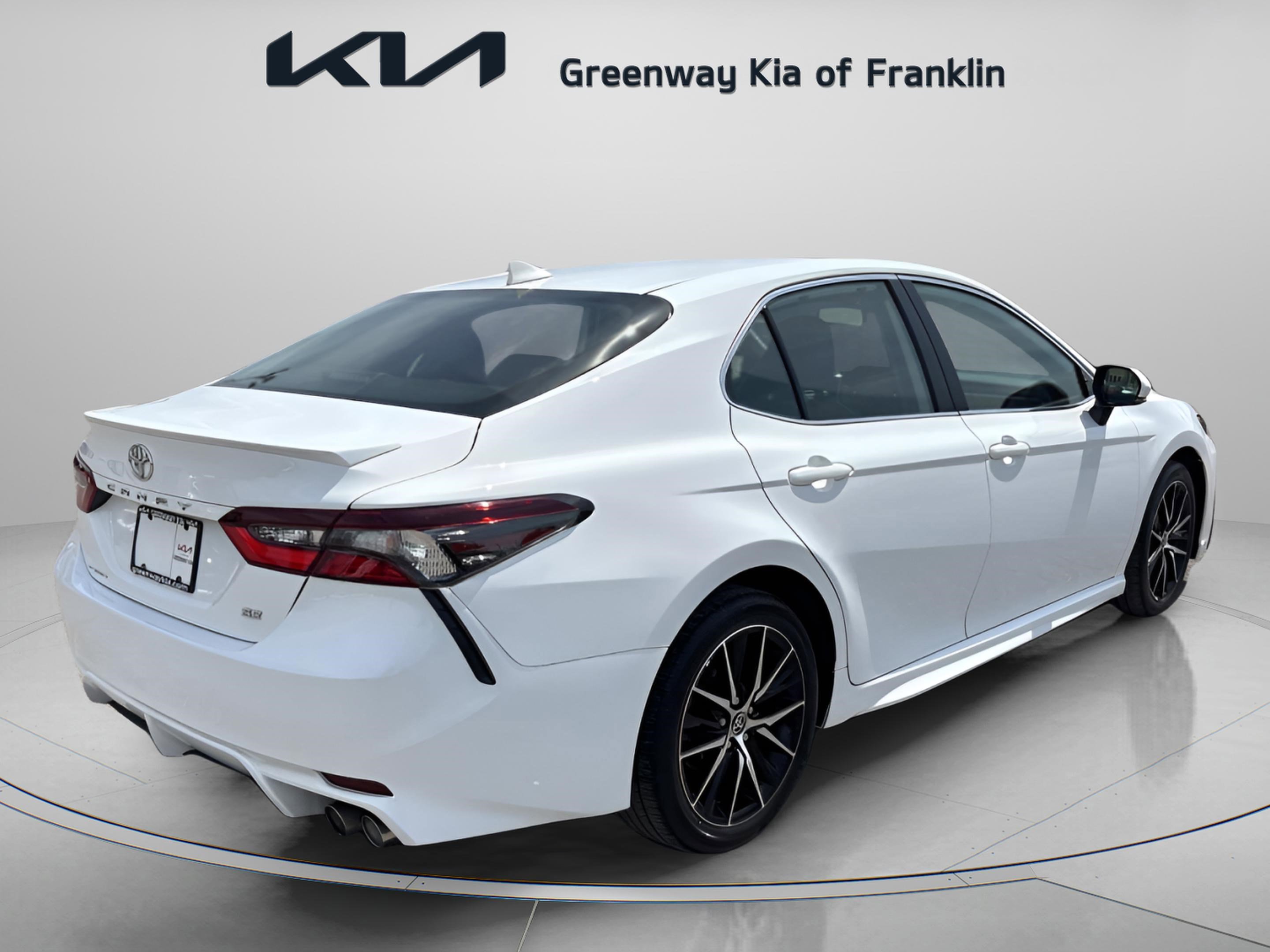 Used 2024 Toyota Camry SE w/ Convenience Package FWD image 7