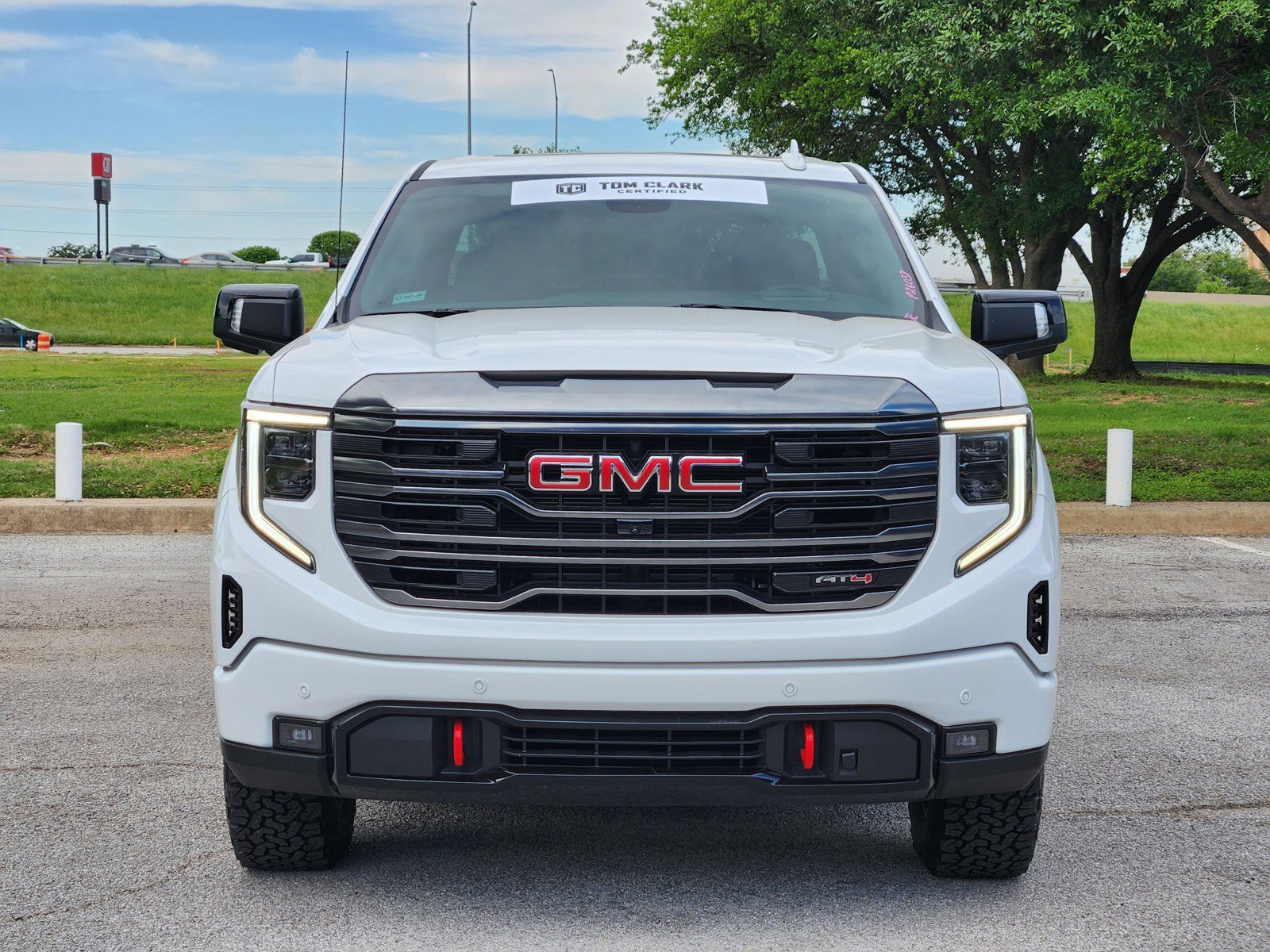 Used 2024 GMC Sierra 1500 AT4 w/ Technology Package AWD/4WD image 32