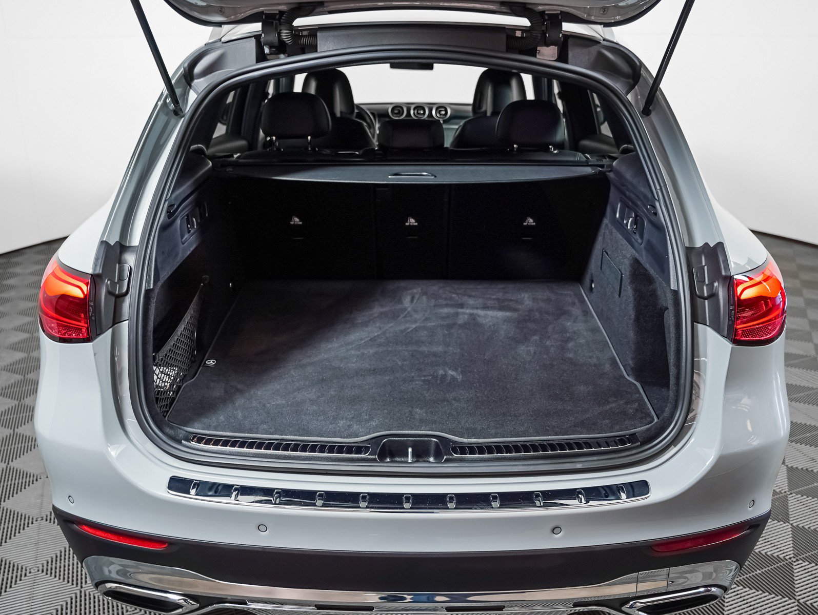 Certified 2026 Mercedes-Benz GLC 300 image 8