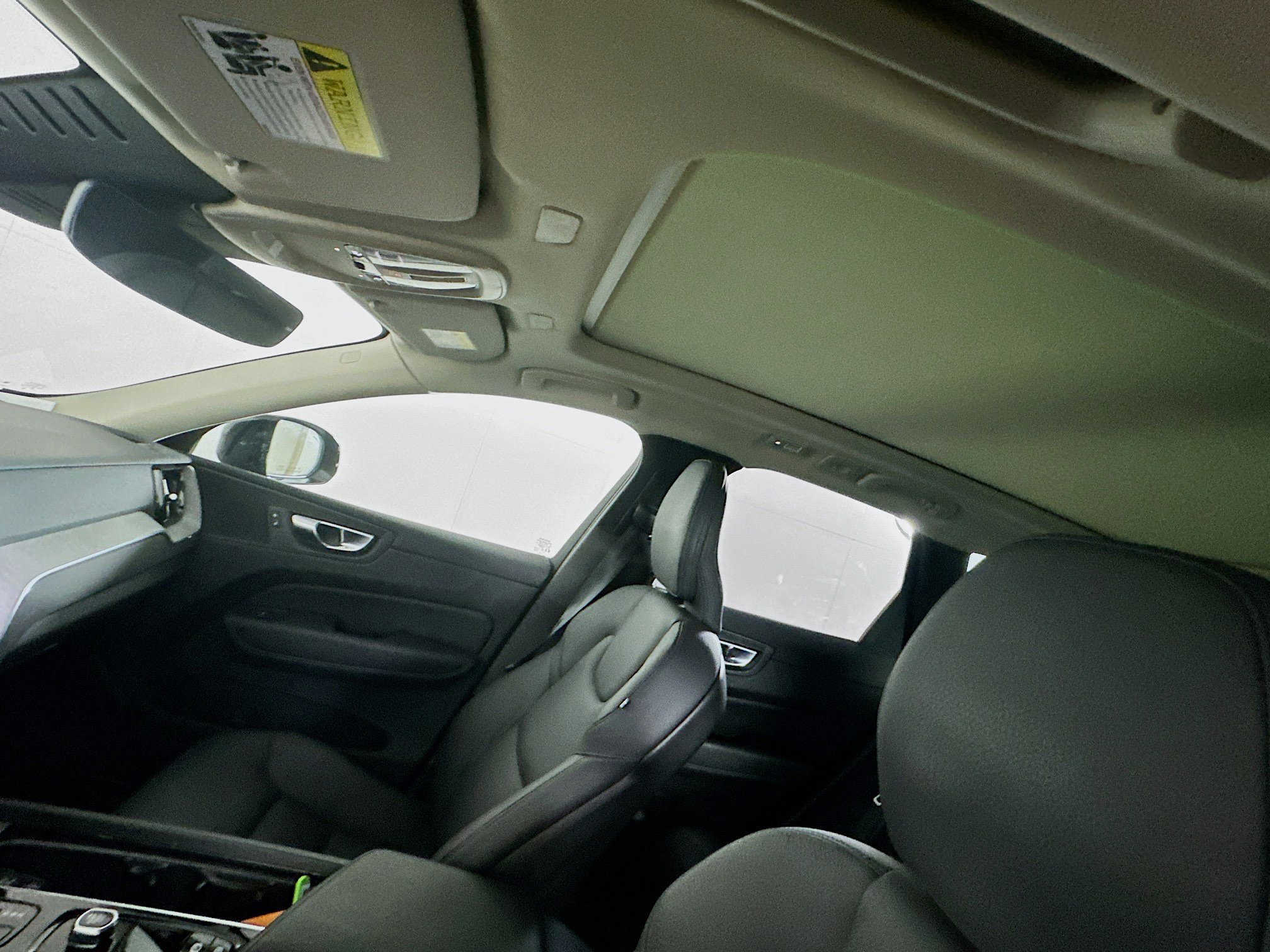 Used 2025 Volvo XC60 B5 Plus image 26