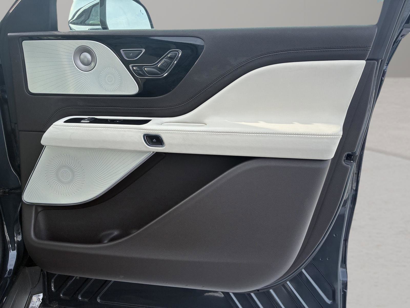 Used 2020 Lincoln Aviator Black Label w/ Dynamic Handling Package image 26