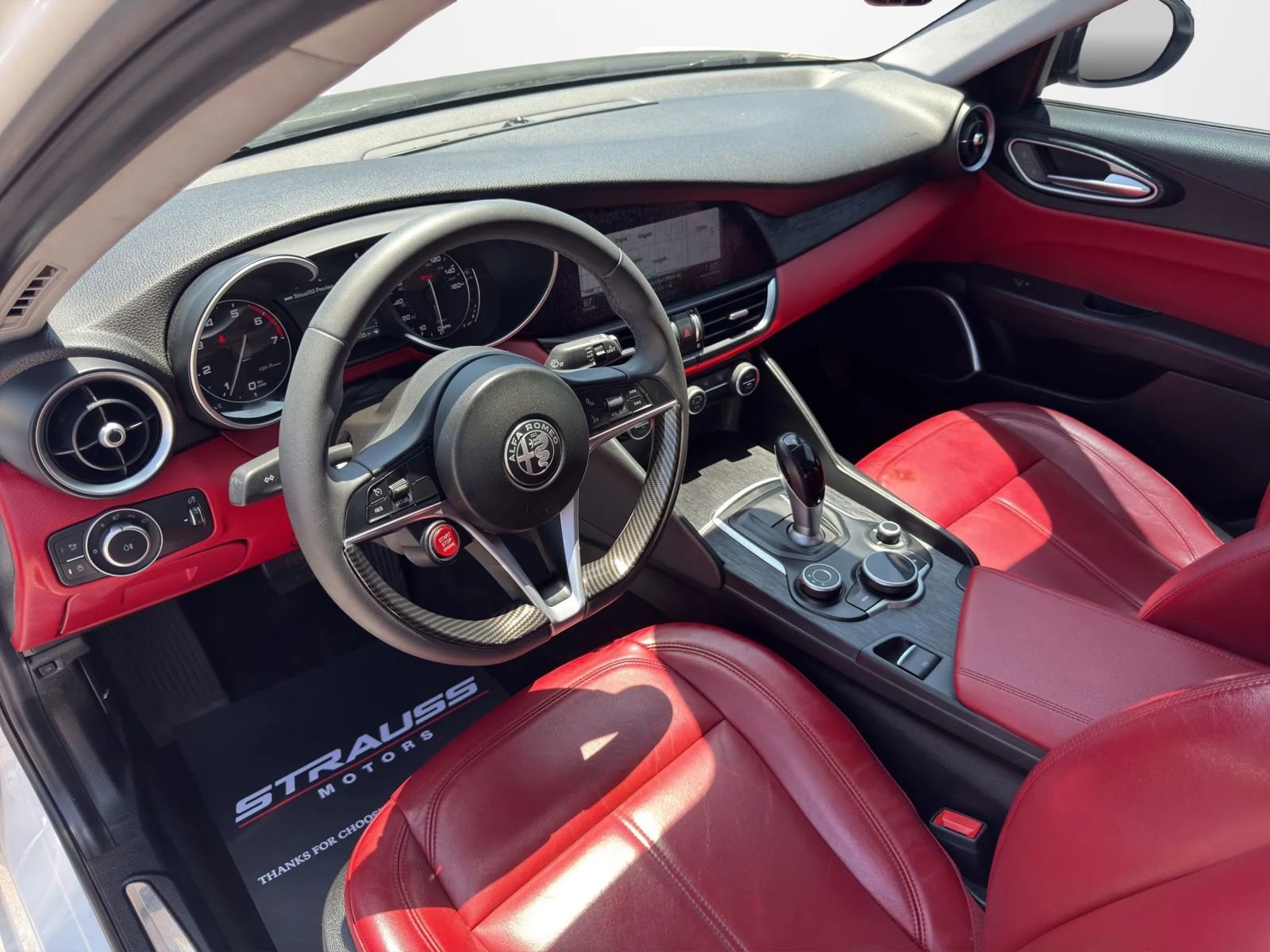 Used 2019 Alfa Romeo Giulia RWD image 12
