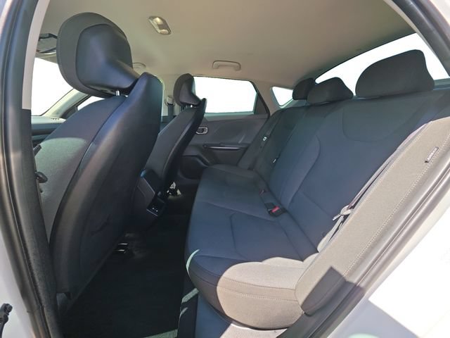 Used 2025 Kia K4 FWD image 16