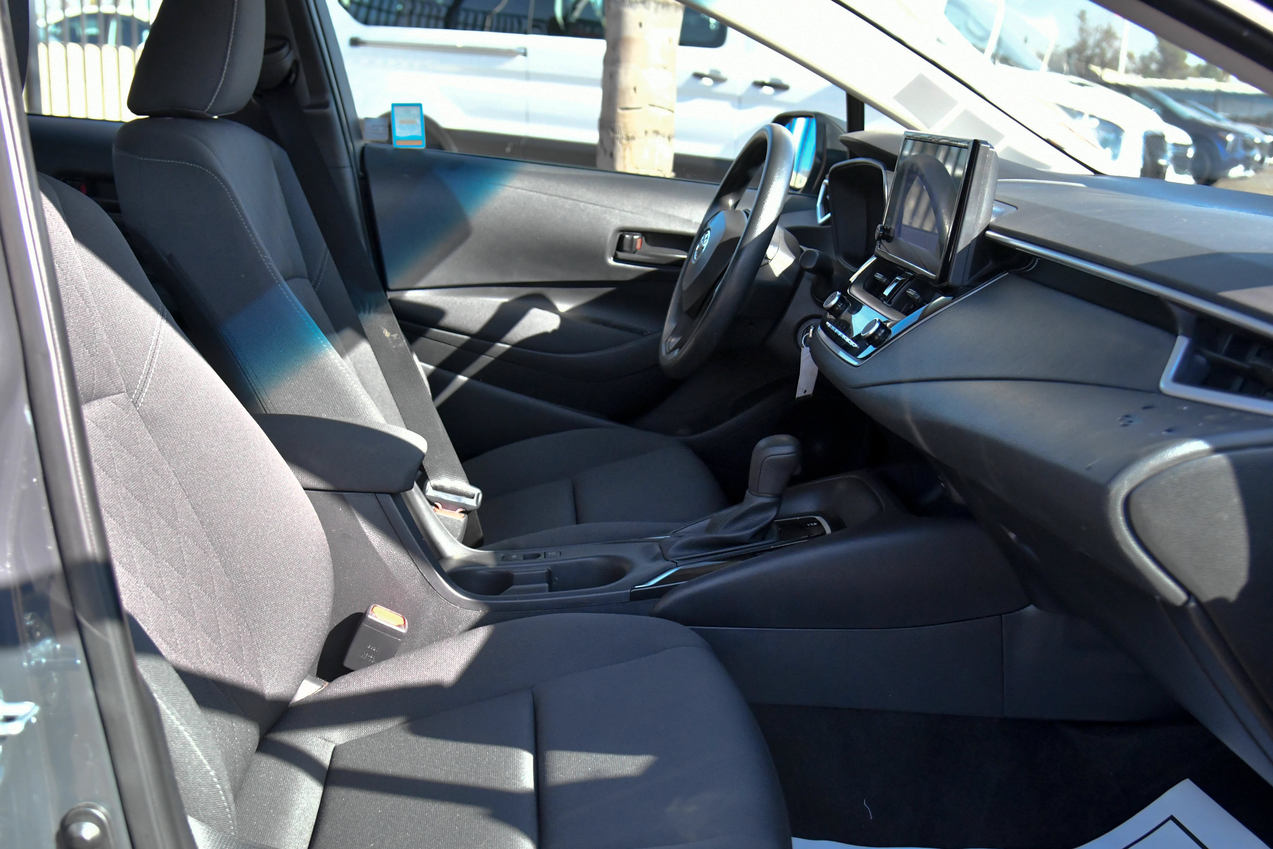 Used 2025 Toyota Corolla LE FWD image 42