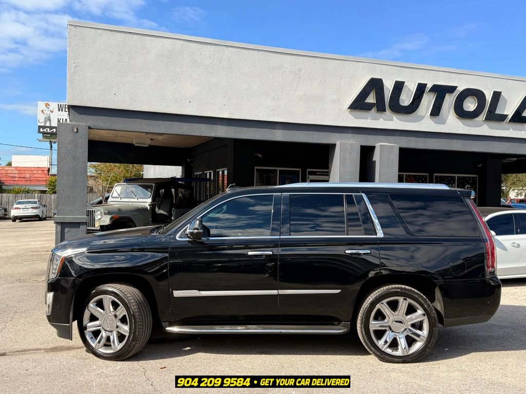Used 2019 Cadillac Escalade Luxury AWD/4WD image 3