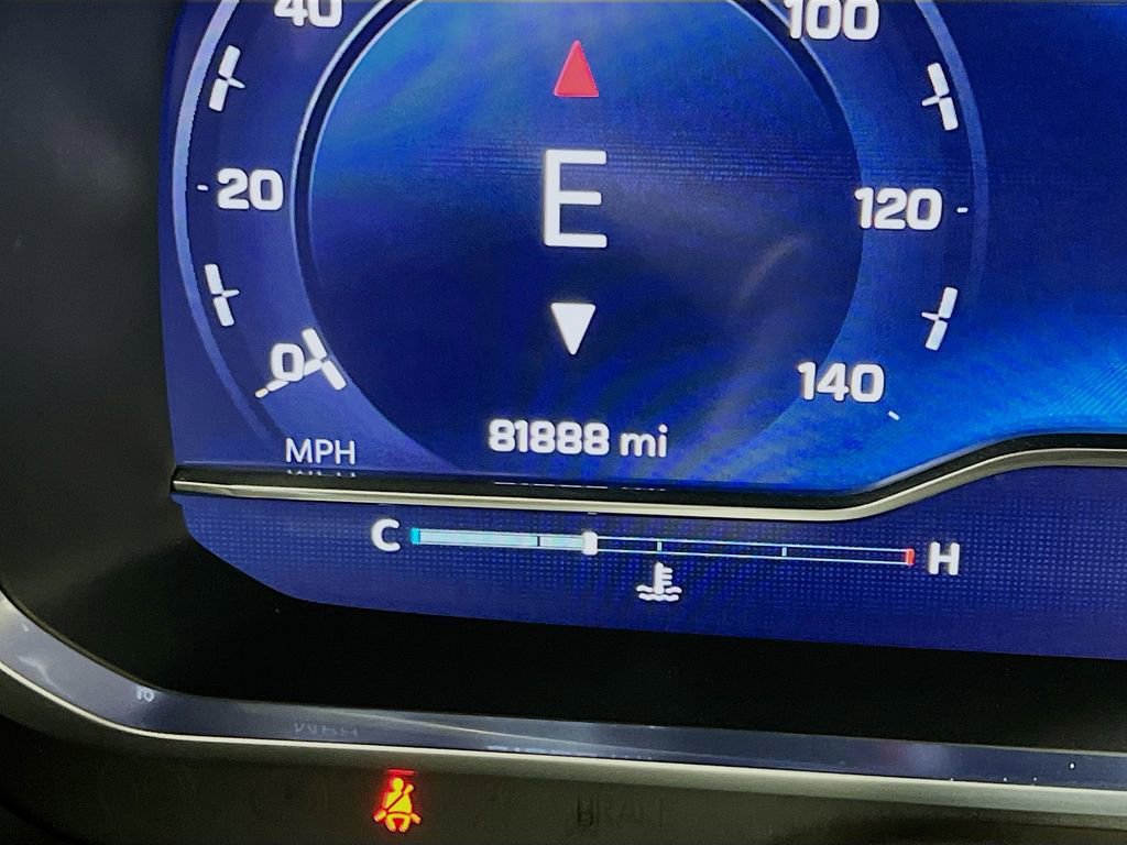 Used 2023 Chevrolet Suburban Premier image 12