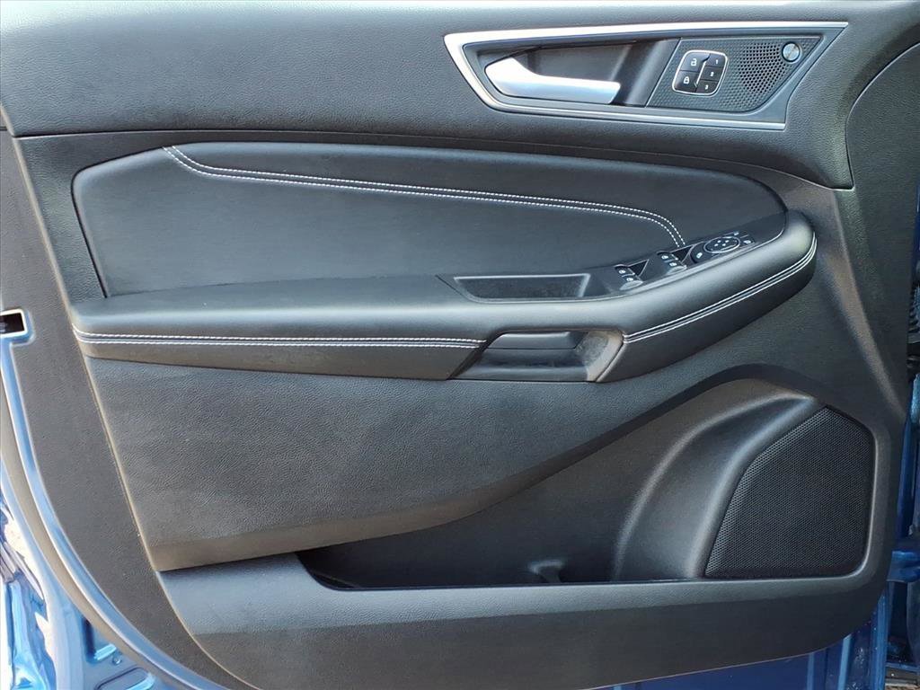 Used 2024 Ford Edge Titanium image 10