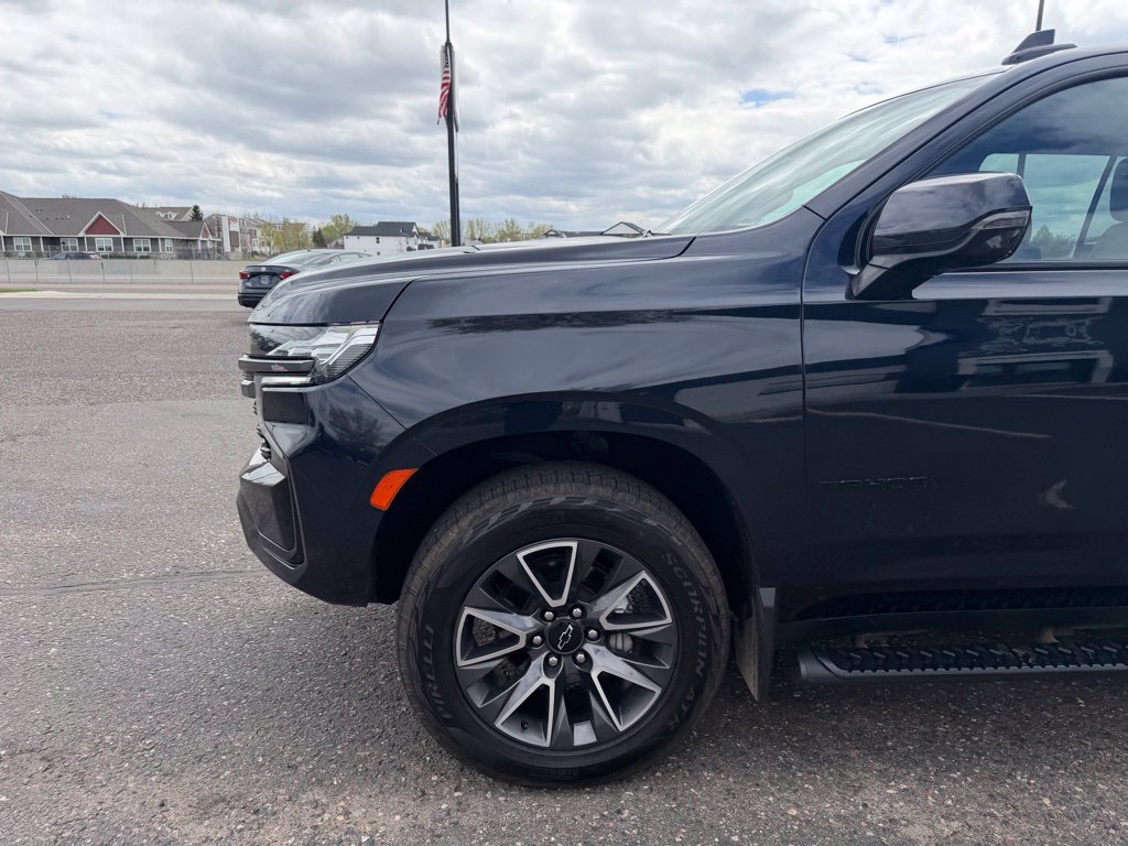 Used 2022 Chevrolet Tahoe Z71 w/ Luxury Package AWD/4WD image 10