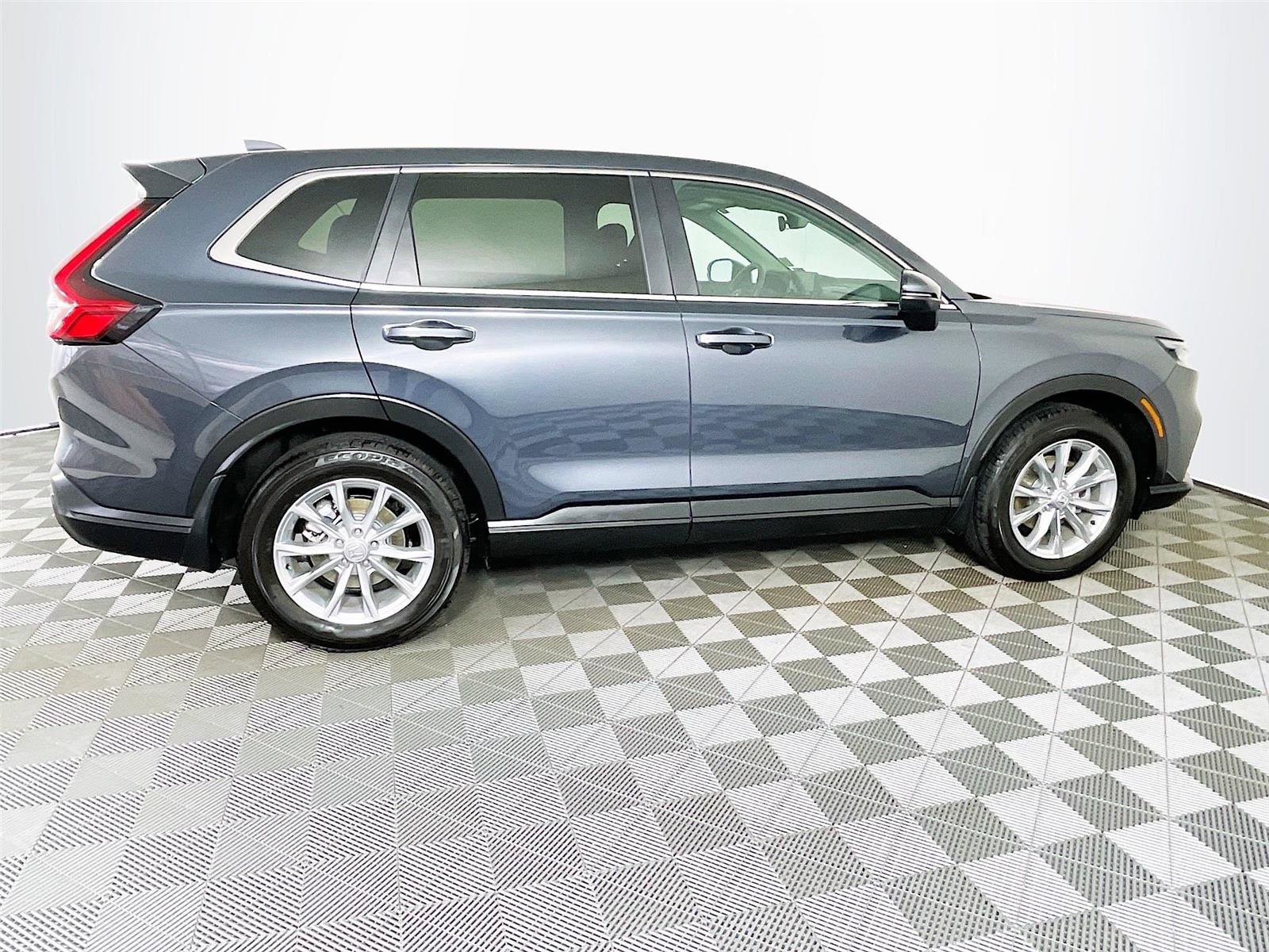 Used 2025 Honda CR-V EX image 12