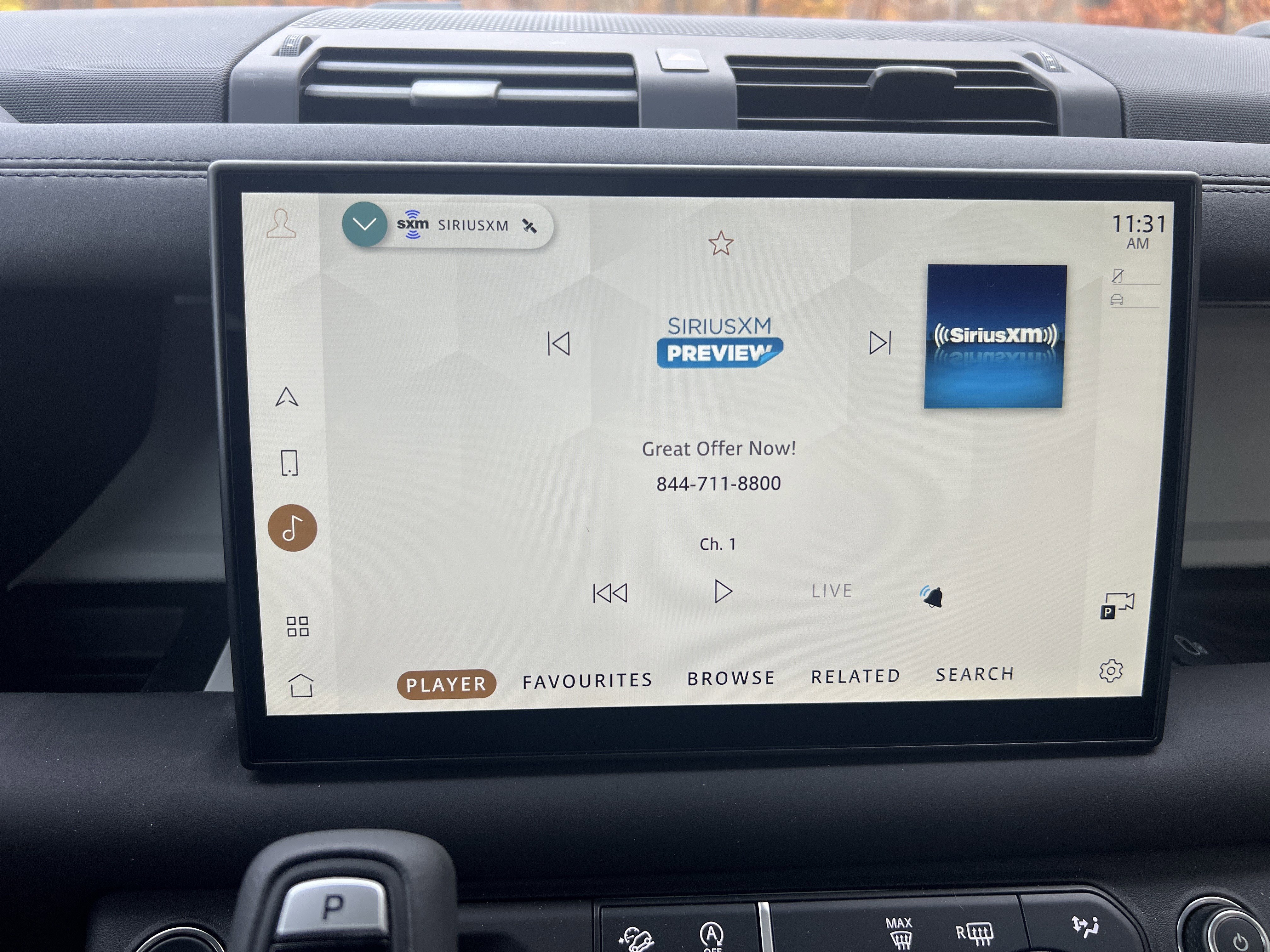 Used 2025 Land Rover Defender 90 X-Dynamic SE image 21