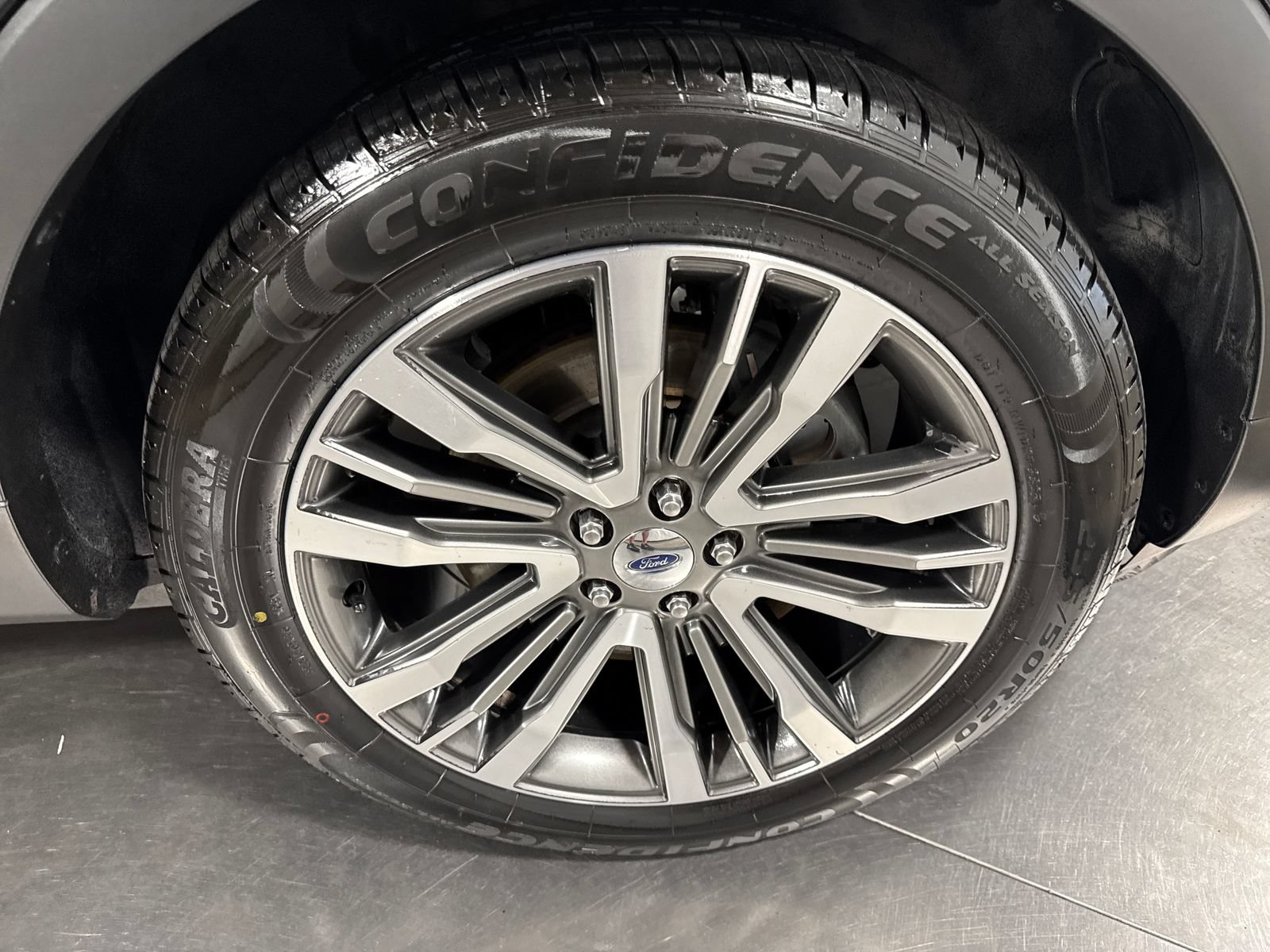 Used 2018 Ford Explorer Platinum AWD/4WD image 14
