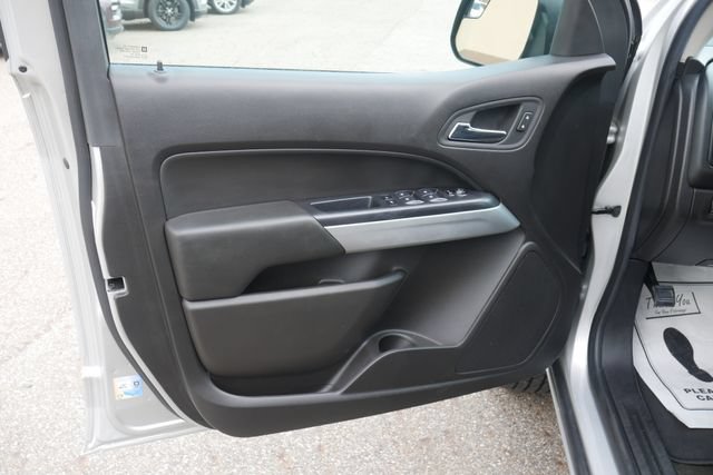 Used 2018 Chevrolet Colorado LT AWD/4WD image 12