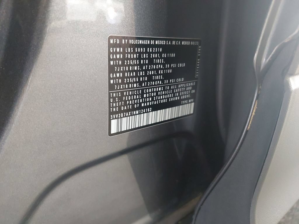 Used 2022 Volkswagen Tiguan SE AWD/4WD image 36