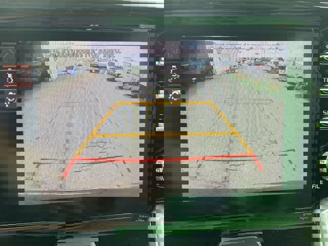 Used 2023 Kia Sorento LX image 2