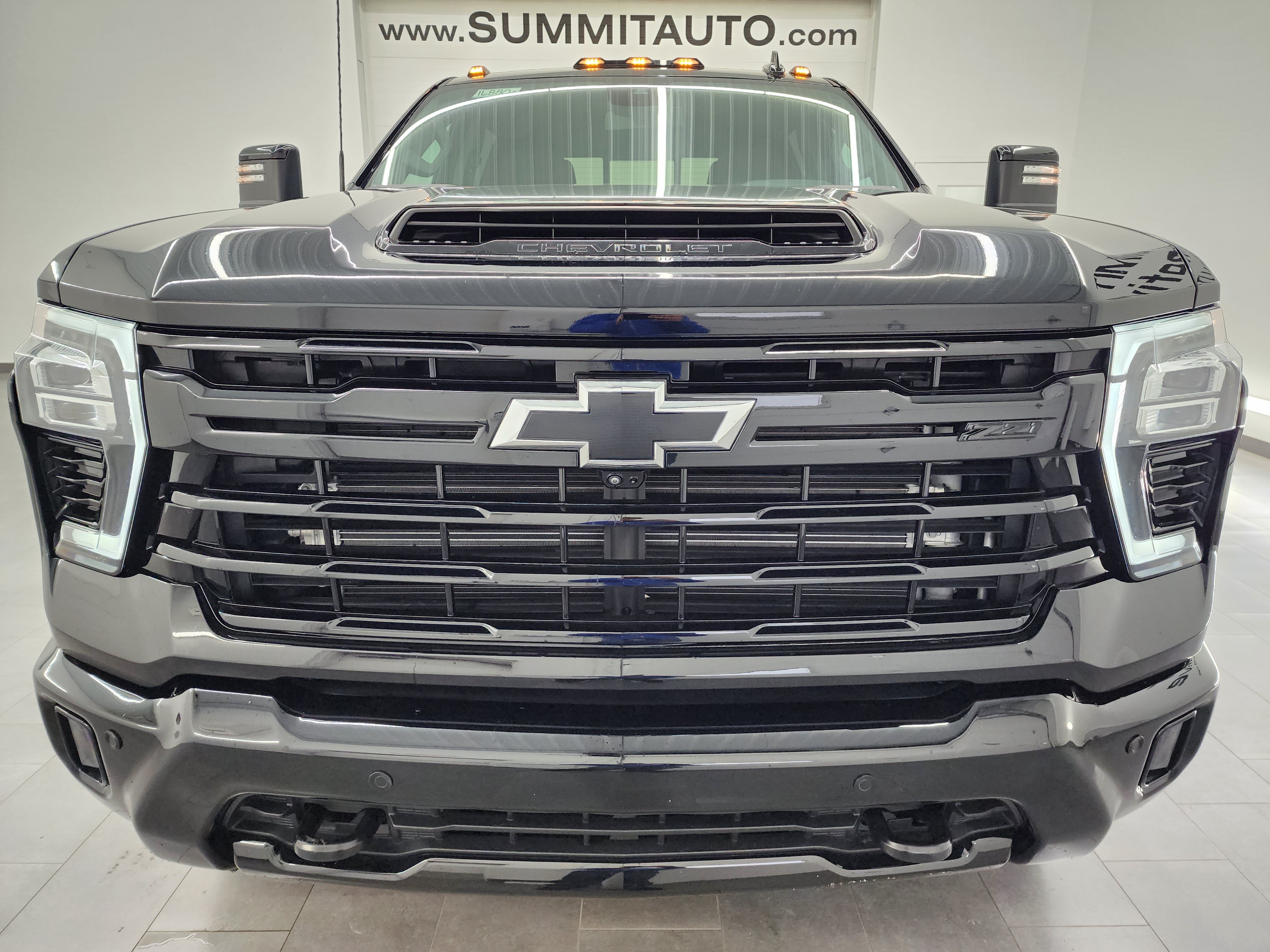 Used 2024 Chevrolet Silverado 2500 LTZ w/ LTZ Plus Package AWD/4WD image 23