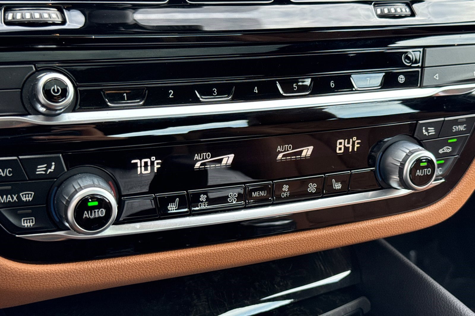 Used 2023 BMW 530e w/ Convenience Package image 17