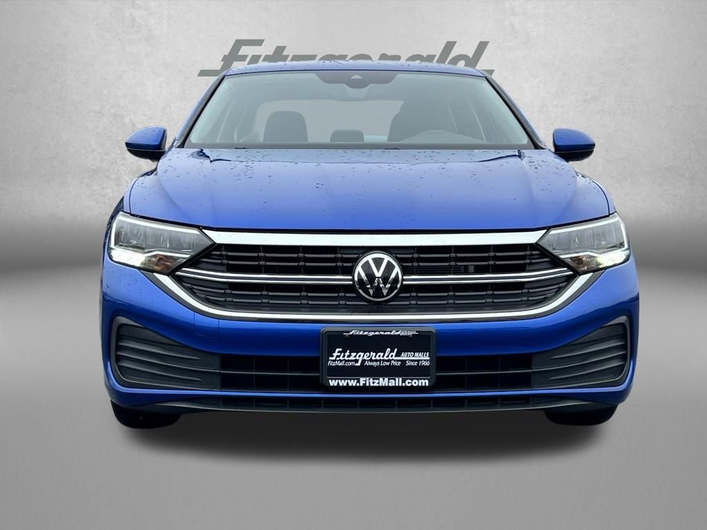 Used 2024 Volkswagen Jetta SE image 5