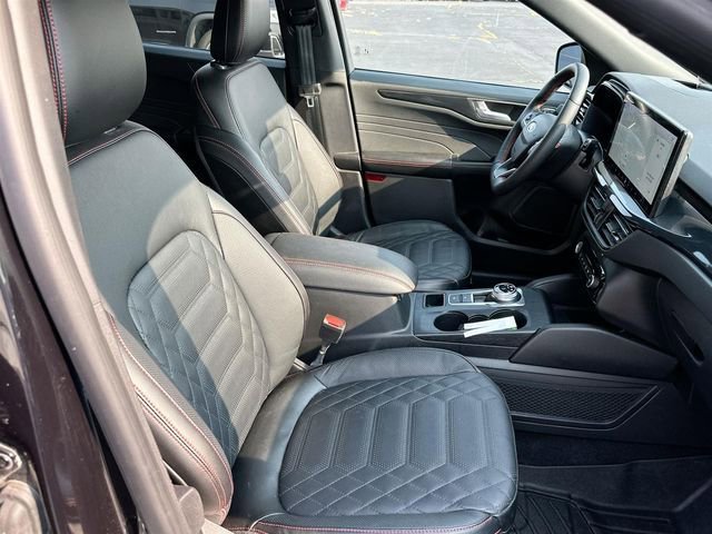 Used 2023 Ford Escape ST-Line Elite w/ Premium Technology Package AWD/4WD image 28