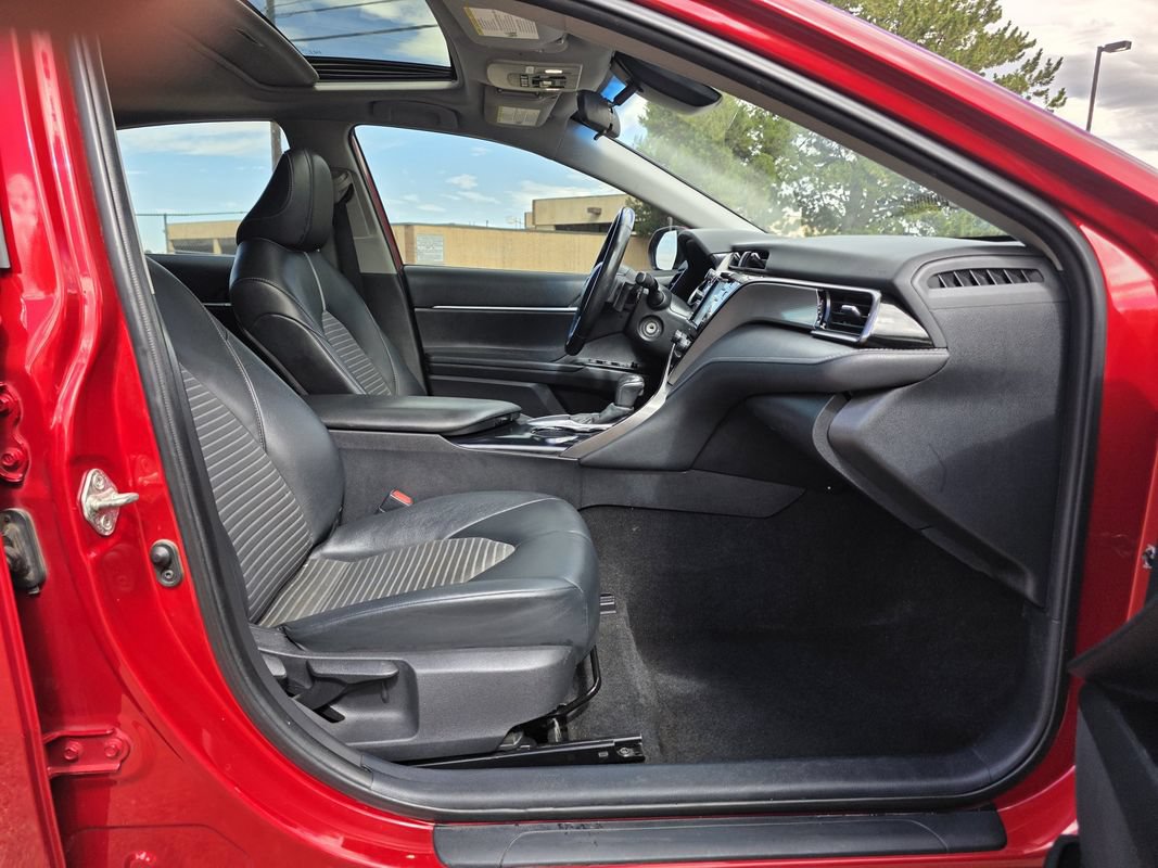 Used 2020 Toyota Camry SE FWD image 22
