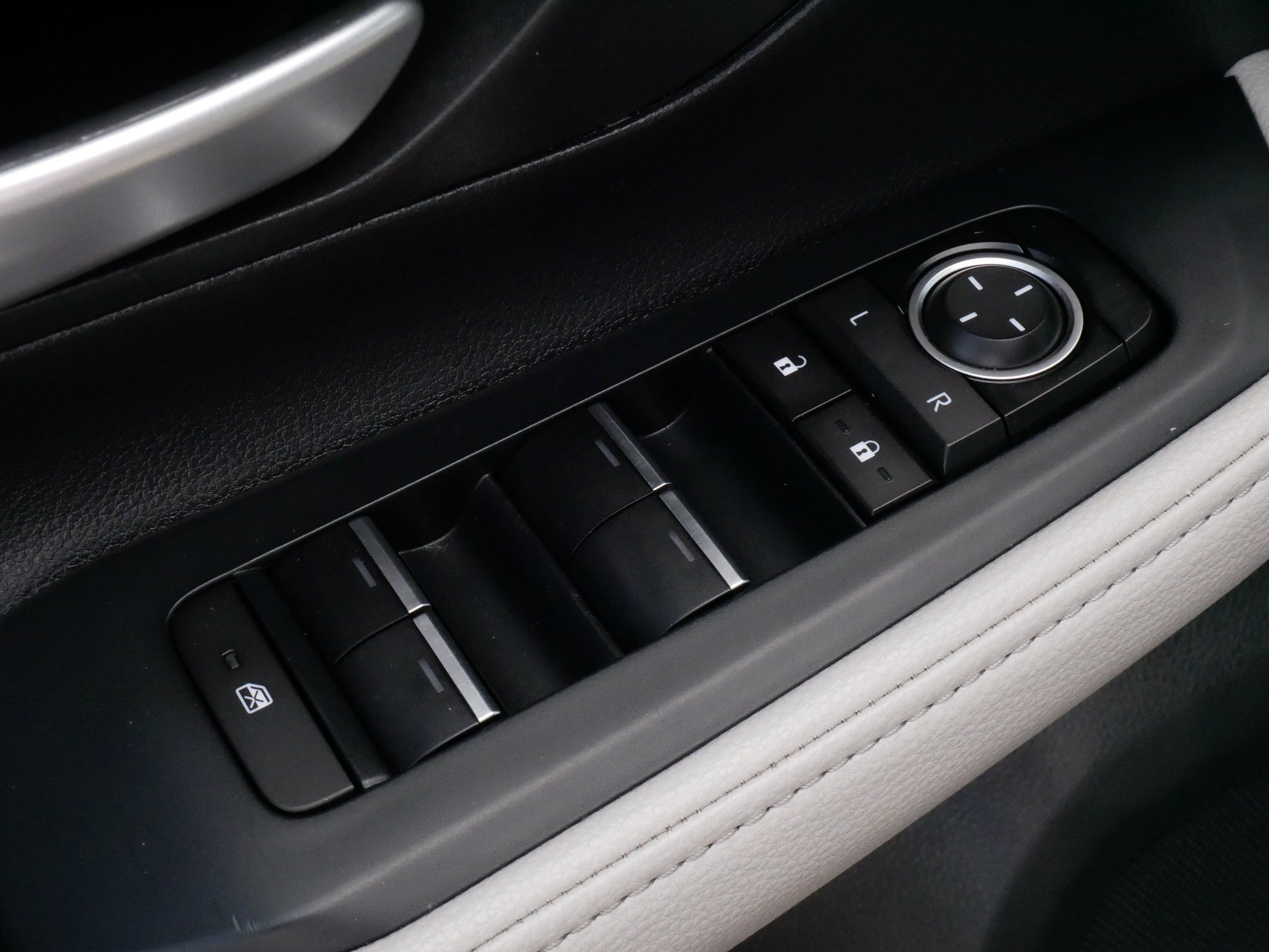 Used 2024 Toyota Grand Highlander AWD image 19