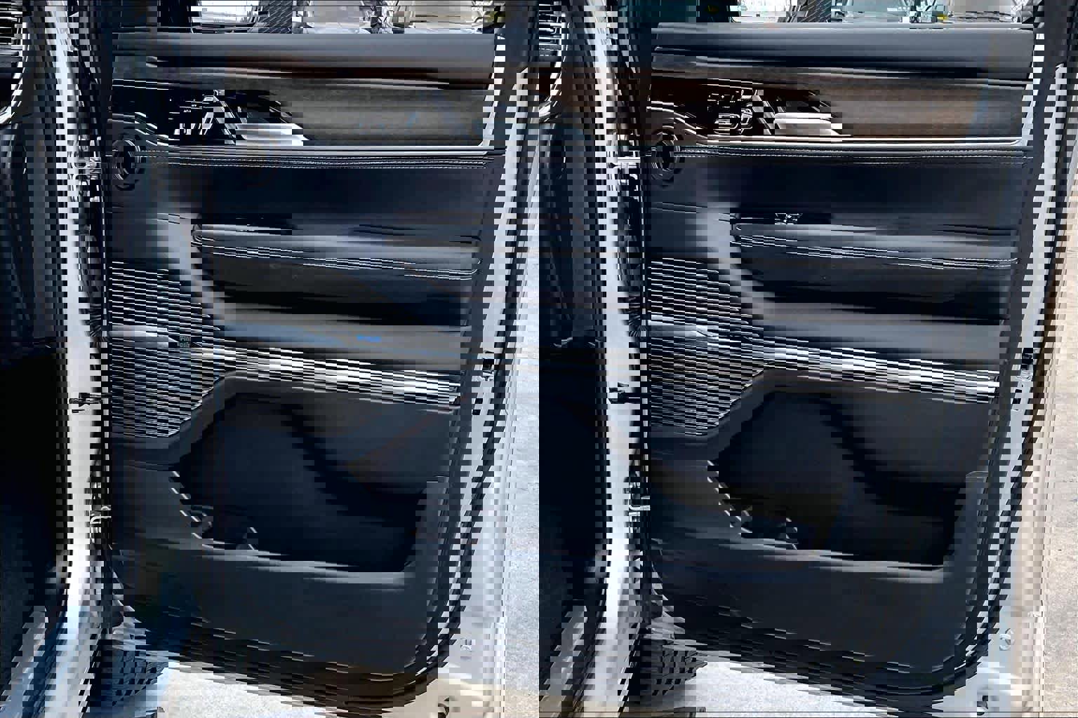 Used 2023 Jeep Grand Wagoneer Series II image 22