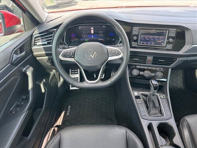 Used 2024 Volkswagen Jetta SE FWD image 12