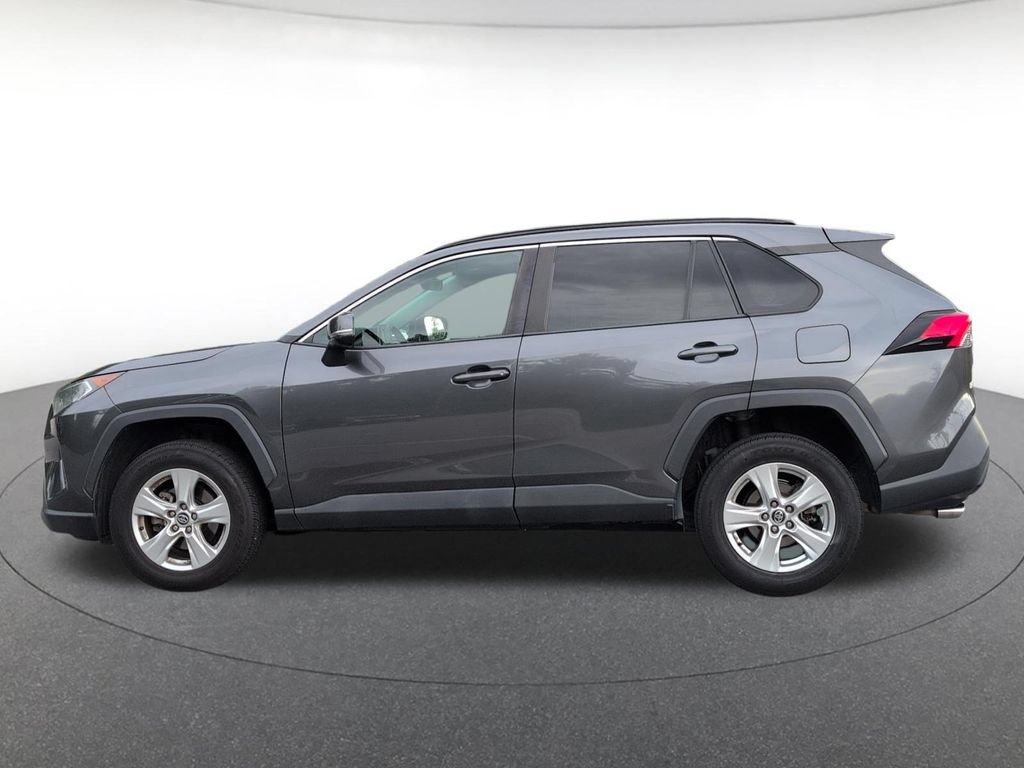 Used 2020 Toyota RAV4 XLE AWD/4WD image 2