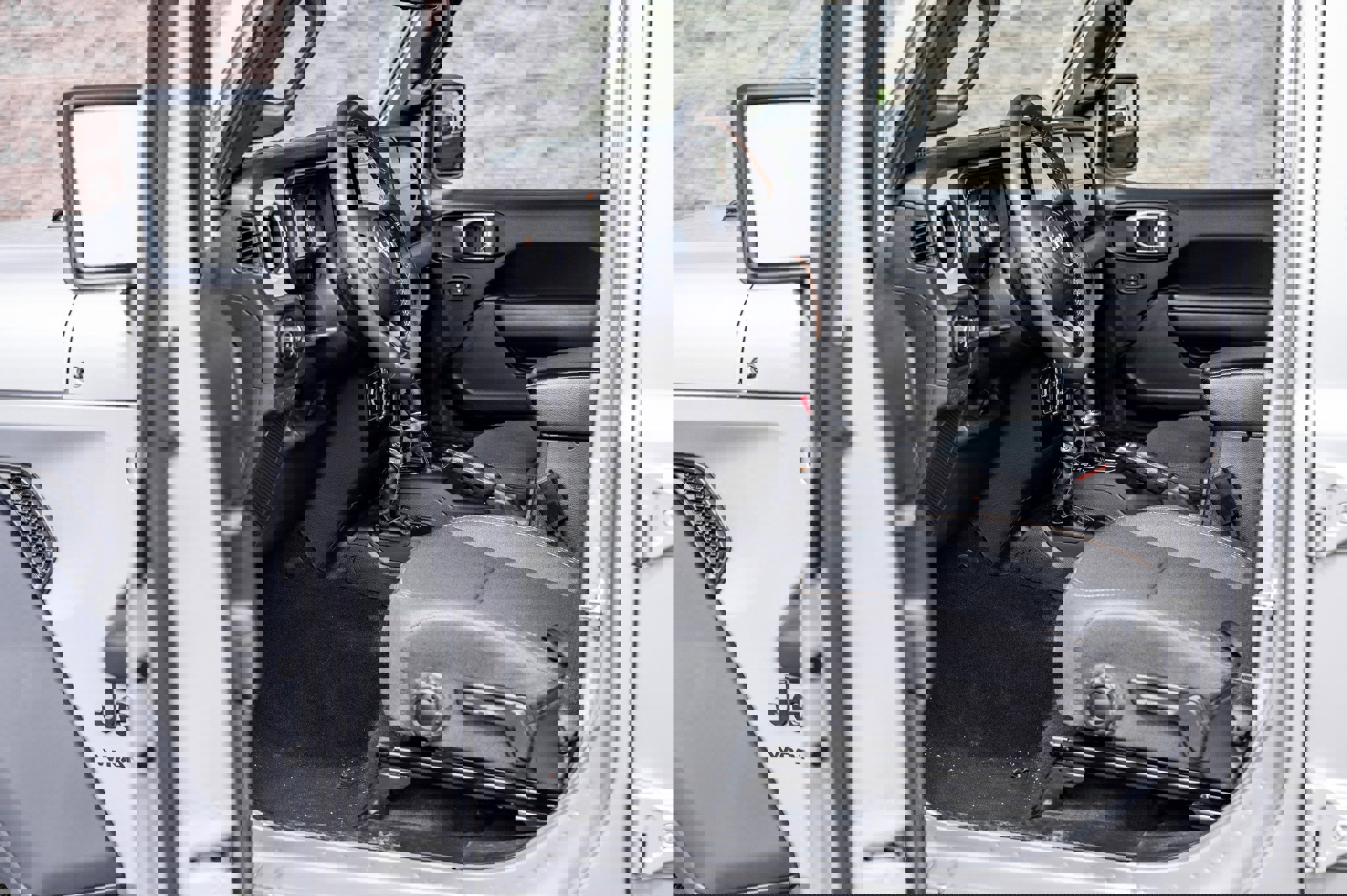 Used 2024 Jeep Wrangler Sport S image 24