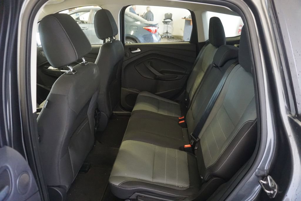 Used 2016 Ford Escape SE w/ Equipment Group 201A image 17