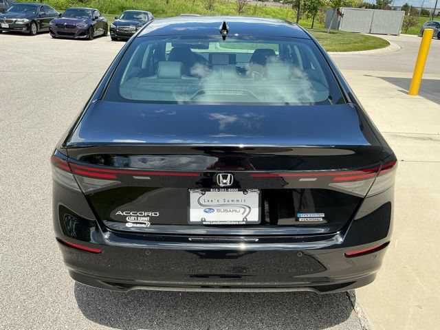 Used 2024 Honda Accord Touring image 3